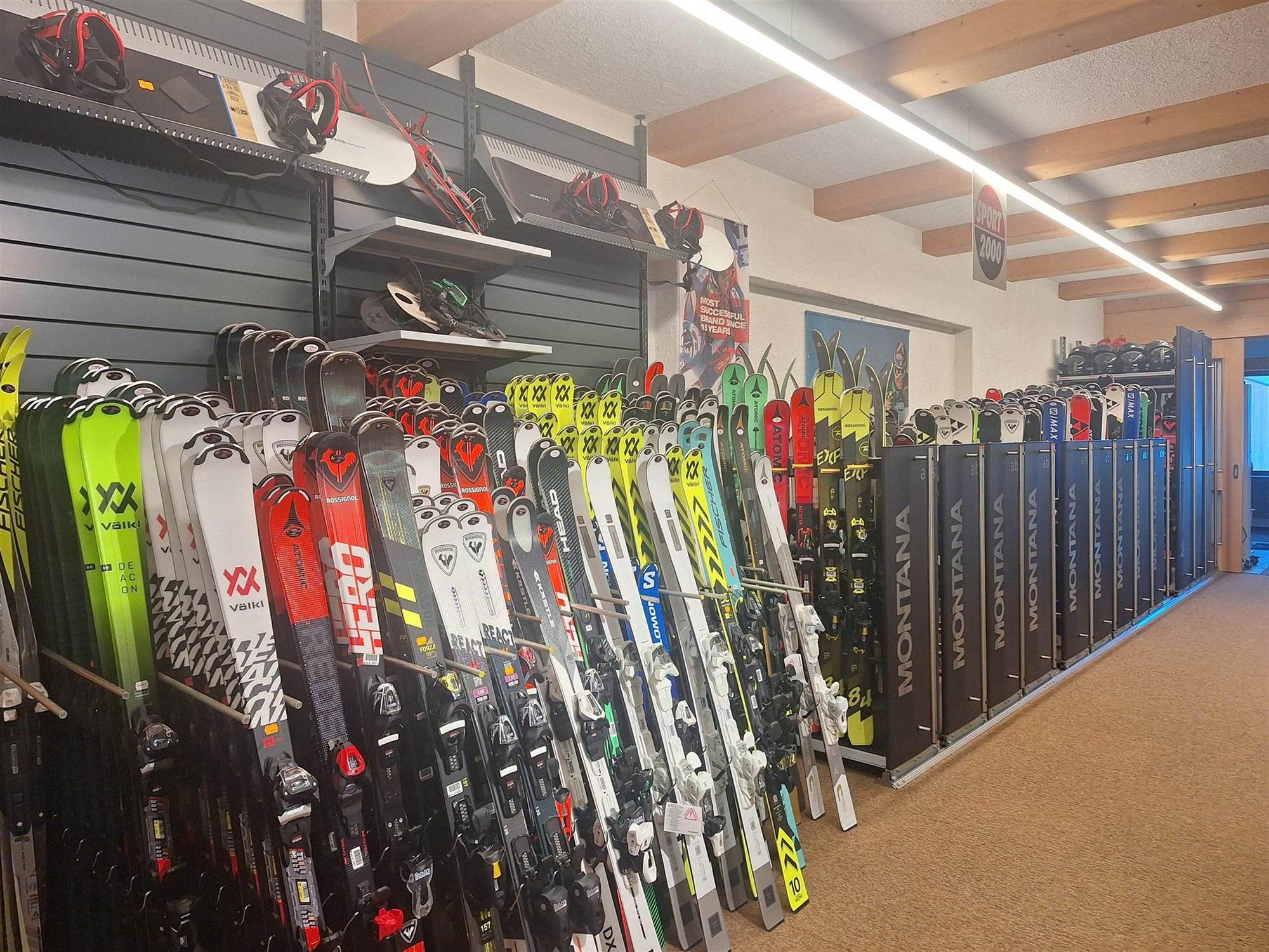 Verleihski im Regal